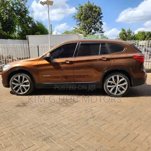 BMW X1 xDrive28i AWD 2016 Orange