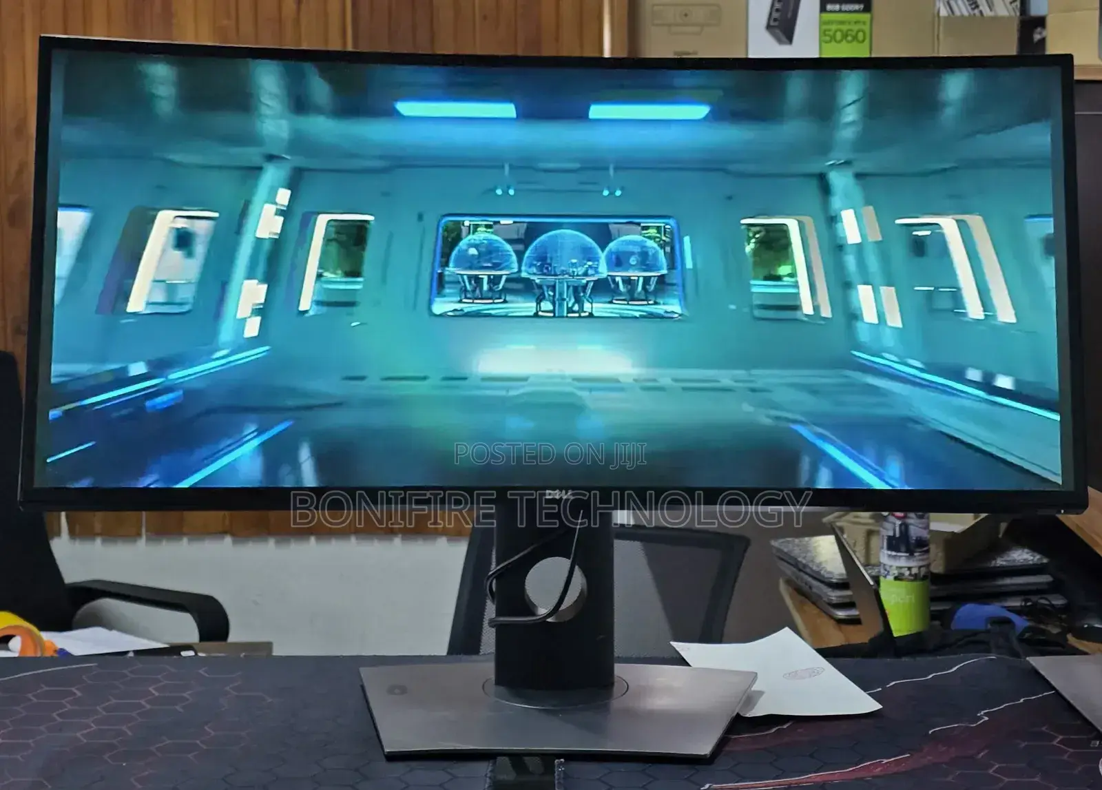 Dell U3417w
34 Inch Curved Monitor 
3440x1440 QHD