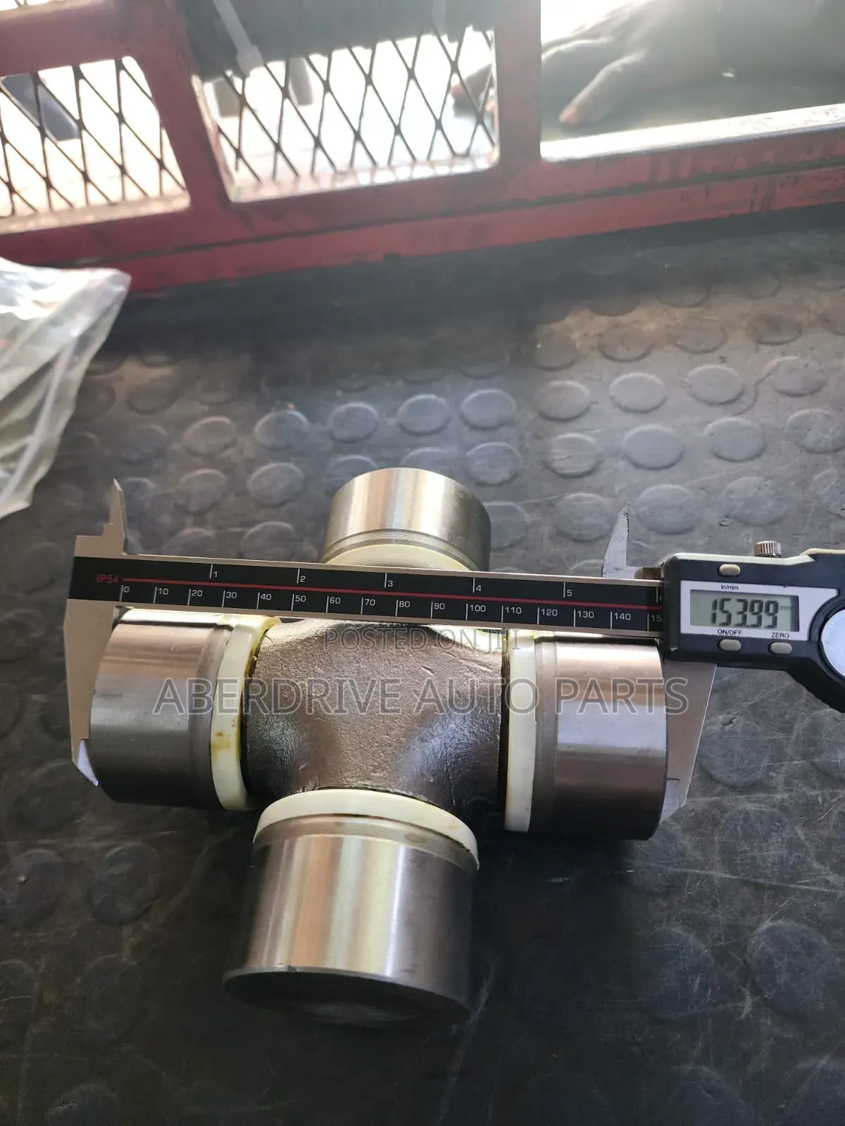 Universal Joint Cross-Bearing Hino 700