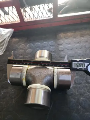 Universal Joint Cross-Bearing Hino 700