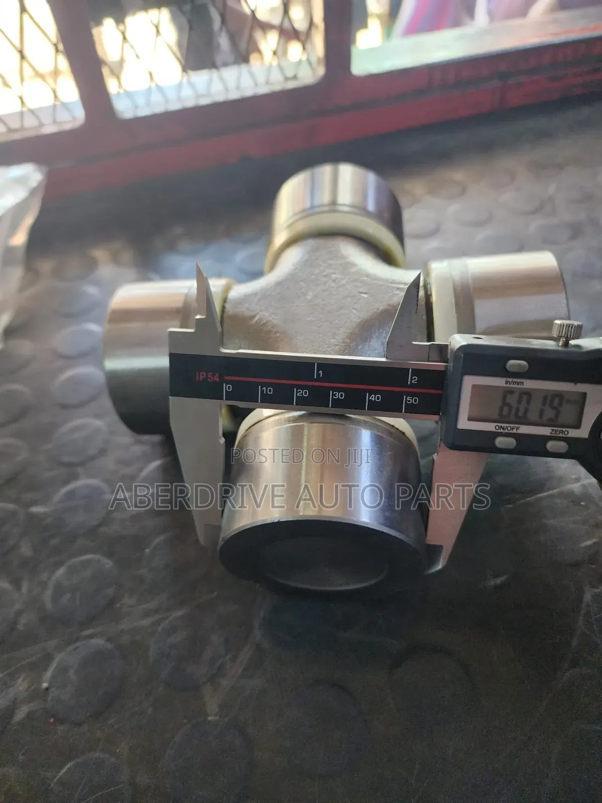 Universal Joint Cross-Bearing Hino 700