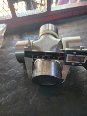 Universal Joint Cross-Bearing Hino 700