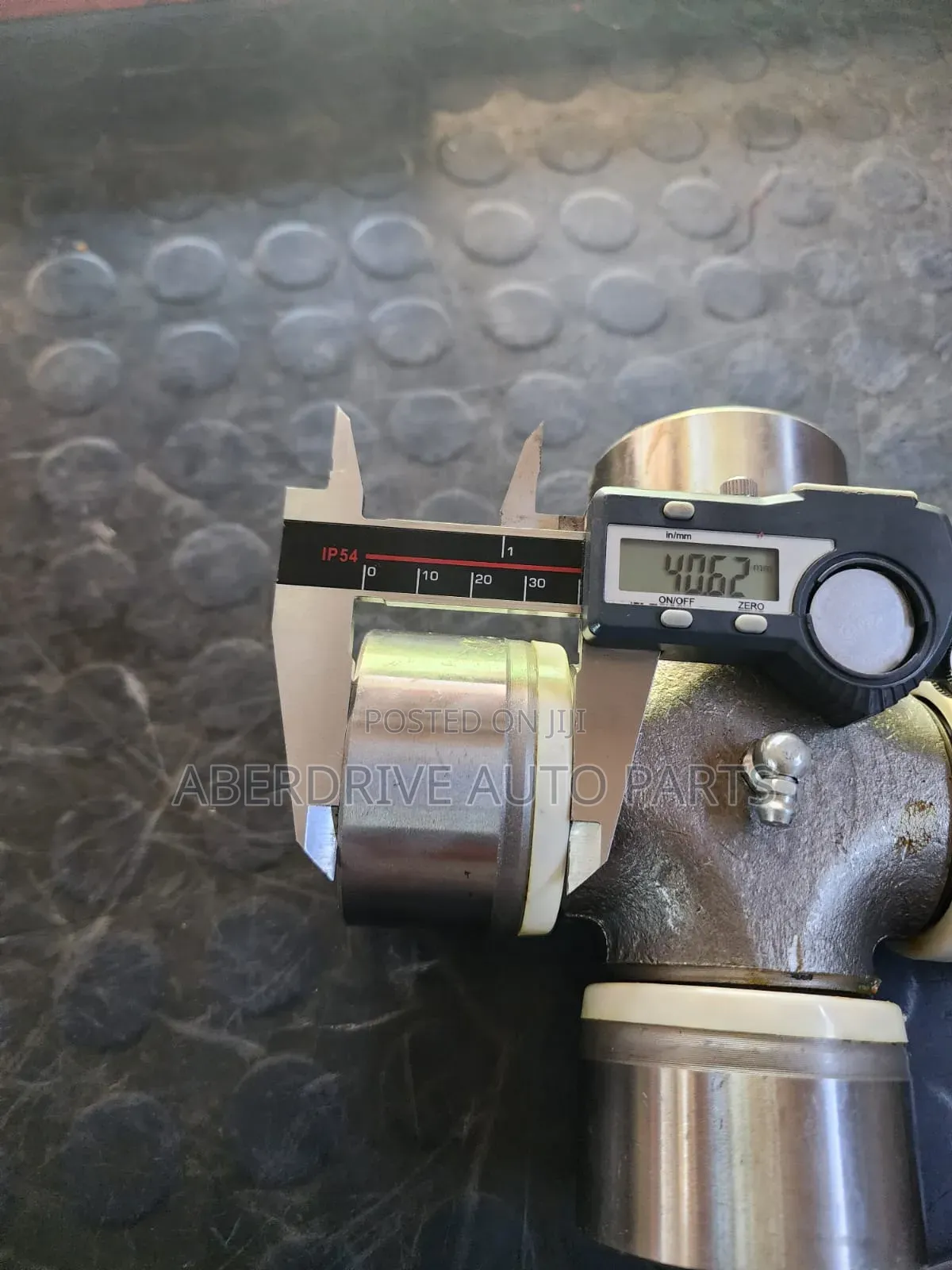 Universal Joint Cross-Bearing Hino 700
