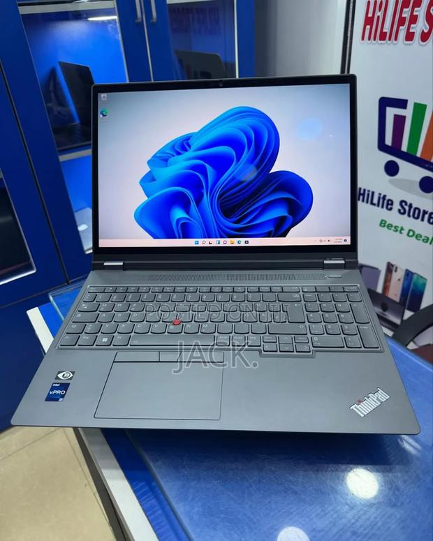 Laptop Lenovo ThinkPad P52s 32GB Intel Core i9 SSD 1T - main view