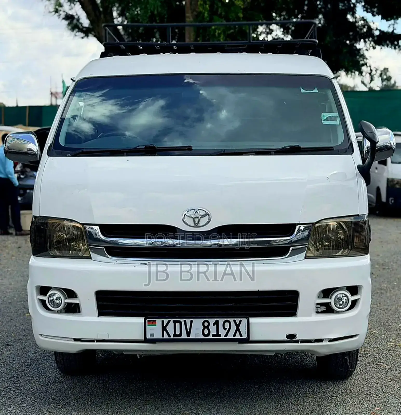 Toyota HiAce 2010 White