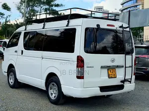 Toyota HiAce 2010 White