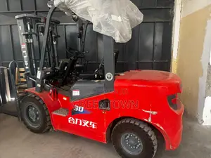 3 Ton Heli Forklift for Sale (Slightly Used)