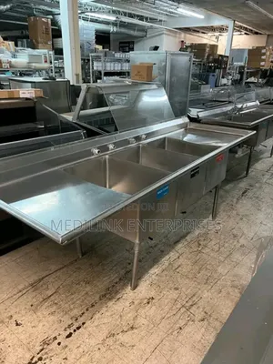 Extended Customized Working Area Triple -Bowl Sink