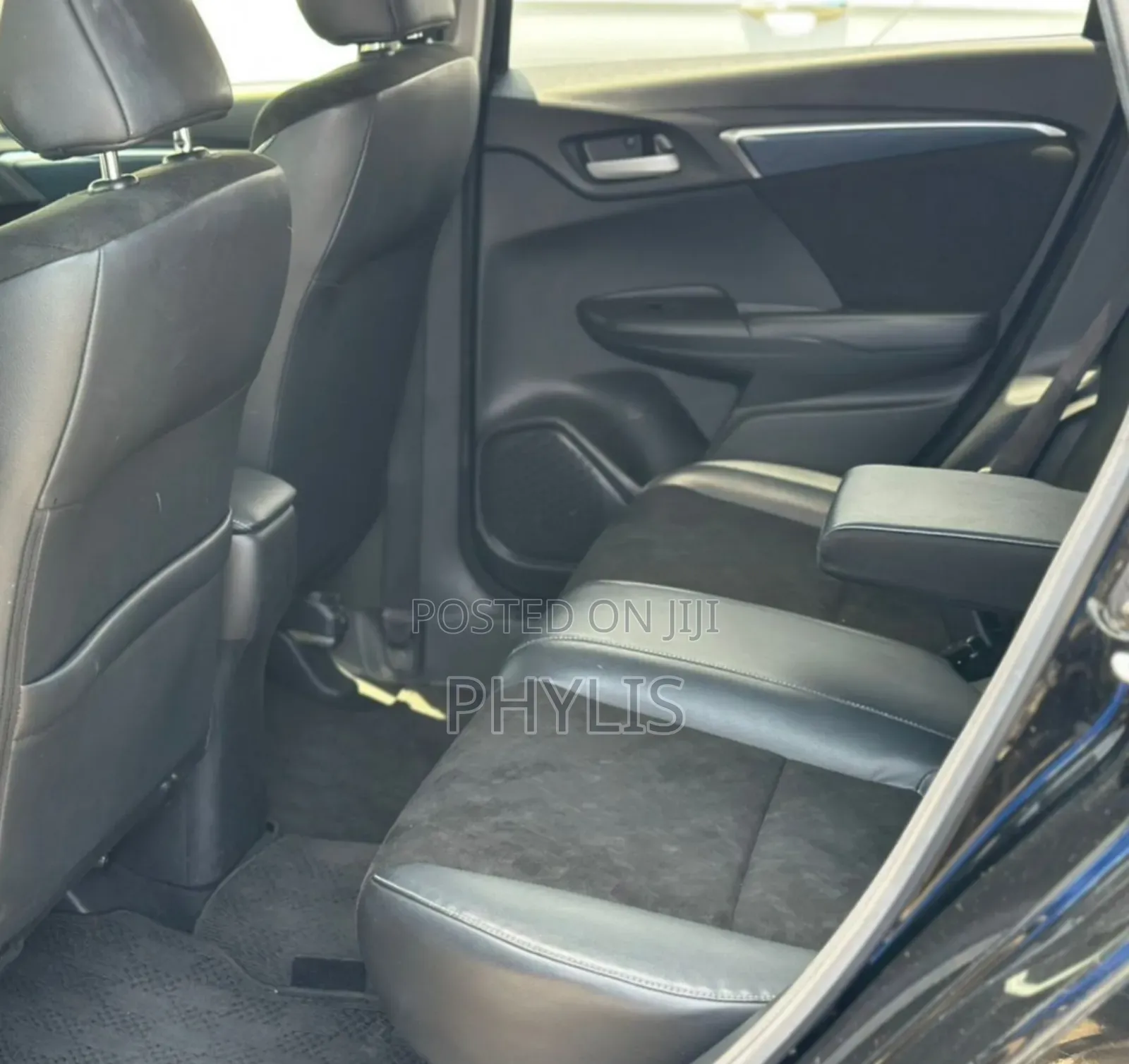 Honda Fit Shuttle 1.5 Hybrid 2WD 2018 Black