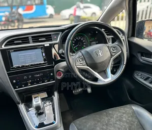 Honda Fit Shuttle 1.5 Hybrid 2WD 2018 Black