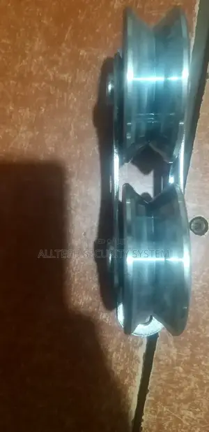 Double Sliding Gate Rollers for Sliding Gate