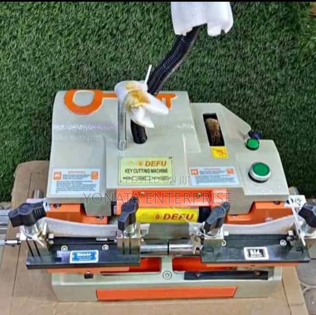 Key Cutting Machine - main view
