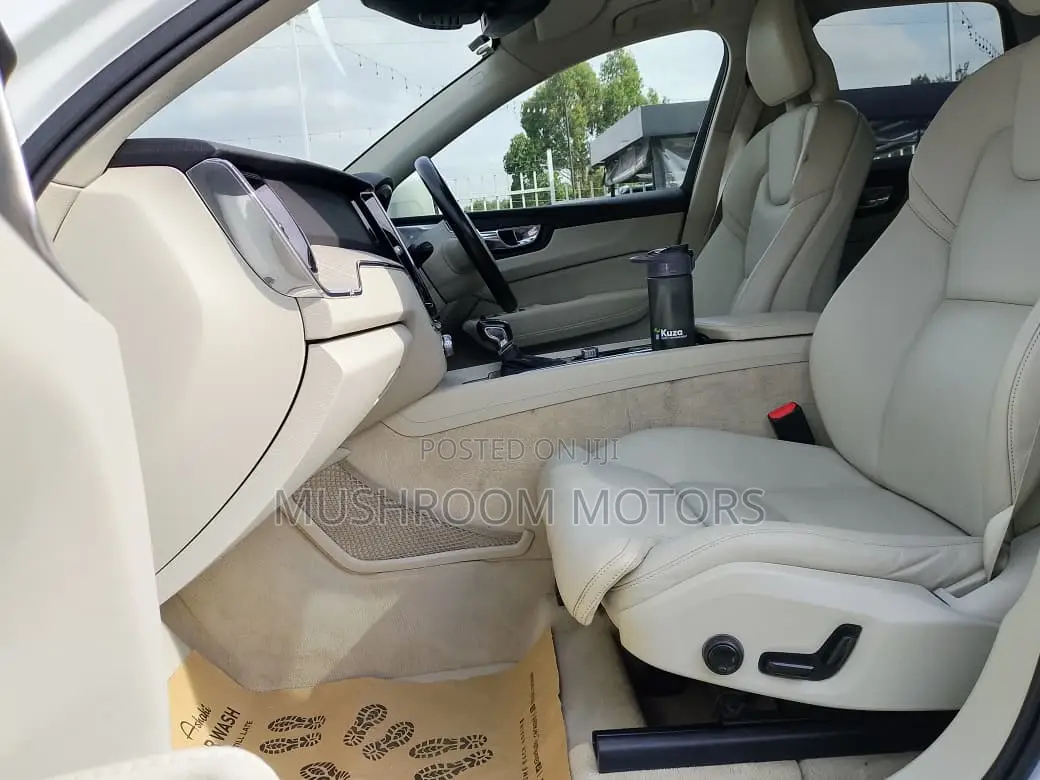 Volvo XC60 T5 Inscription AWD 2018 White