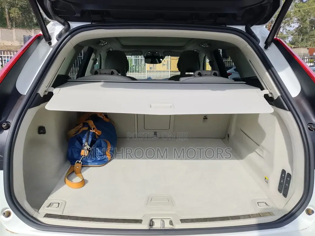 Volvo XC60 T5 Inscription AWD 2018 White
