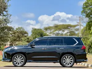 Lexus LX 570 AWD 2016