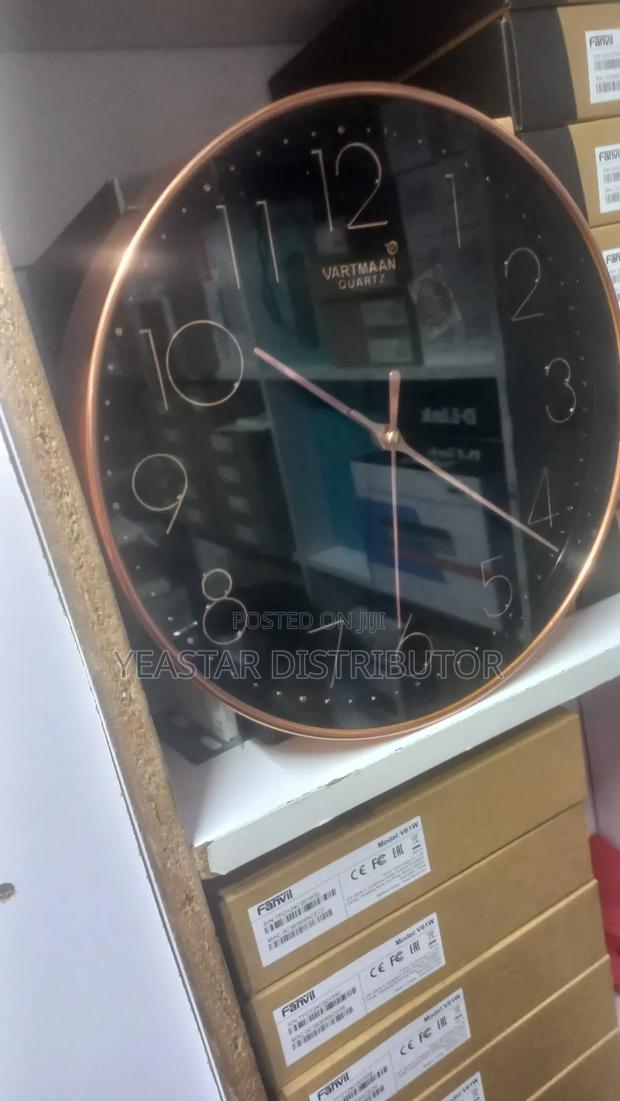 Wall Clock Spy Camera - thumbnail 3