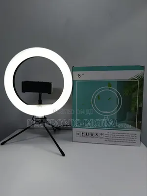 8 Inch Tripod Stand Ringlight*
(Has a Remote)