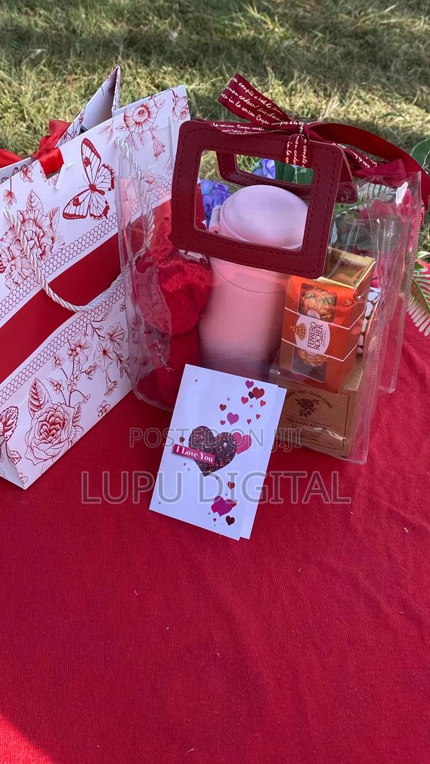 Hot Valentines Ladies Gift Set - thumbnail 3