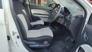 Mitsubishi Mirage ES 2018 Pearl