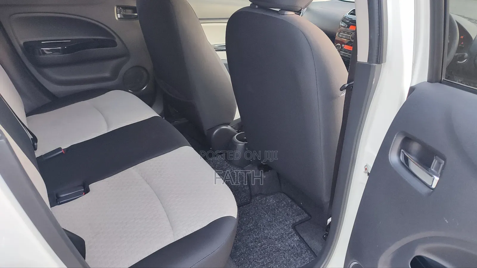 Mitsubishi Mirage ES 2018 Pearl