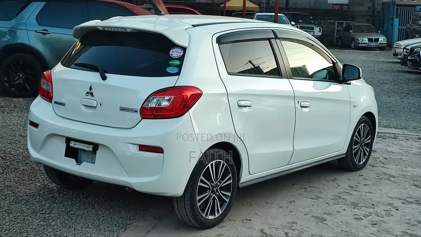 Mitsubishi Mirage ES 2018 Pearl