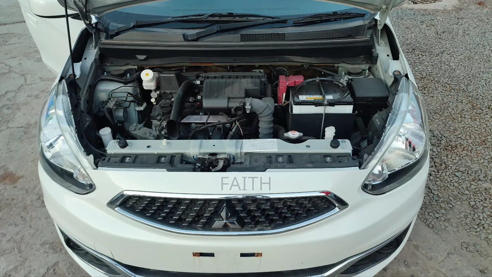 Mitsubishi Mirage ES 2018 Pearl