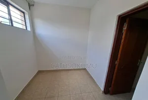 3bdrm Apartment in Mlolongo for rent