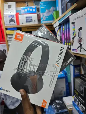 JBL Tune 520bt Wireless Headphones With Fast Speed Charge