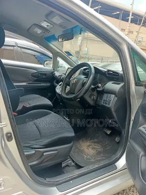 Toyota Wish 2011 Silver