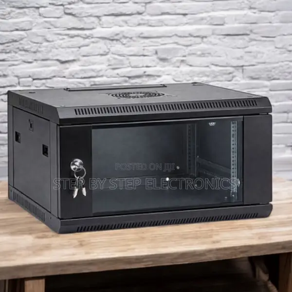 6u Data Cabinet, Reversible Front Door Adjustable 19′′ Rails