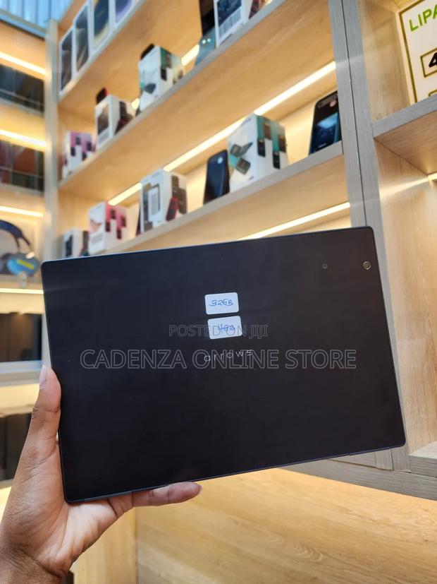 Tablet 32 GB Black - main view