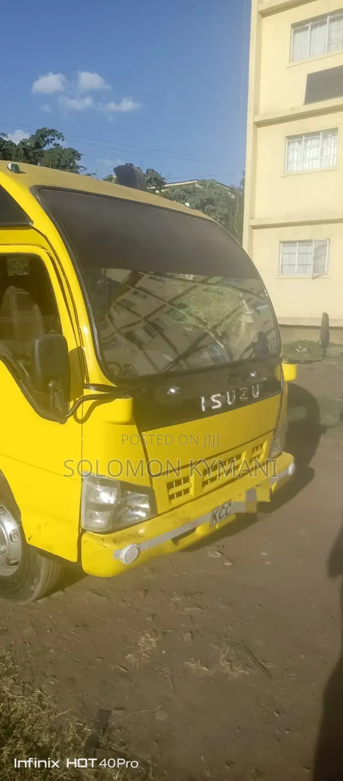Isuzu NQR 2014 Yellow