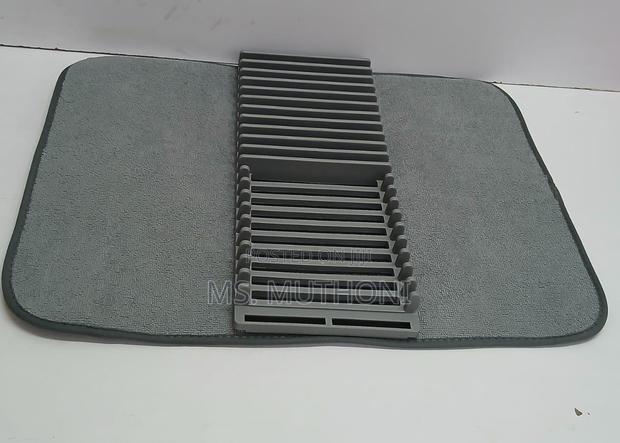 Umbra Udry Dish Drying Rack With a Microfiber Mat. - thumbnail 4