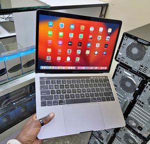 Laptop Apple MacBook Pro 2017 16GB Intel Core I7 SSD 1T - main view