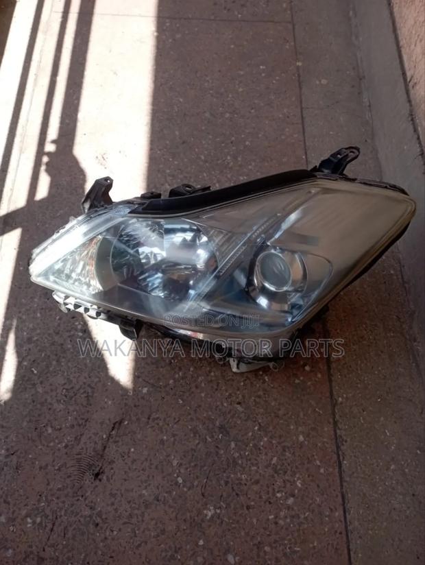 Toyota Crown Model 2010/2012 Xenon Headlamp. Ex Japan