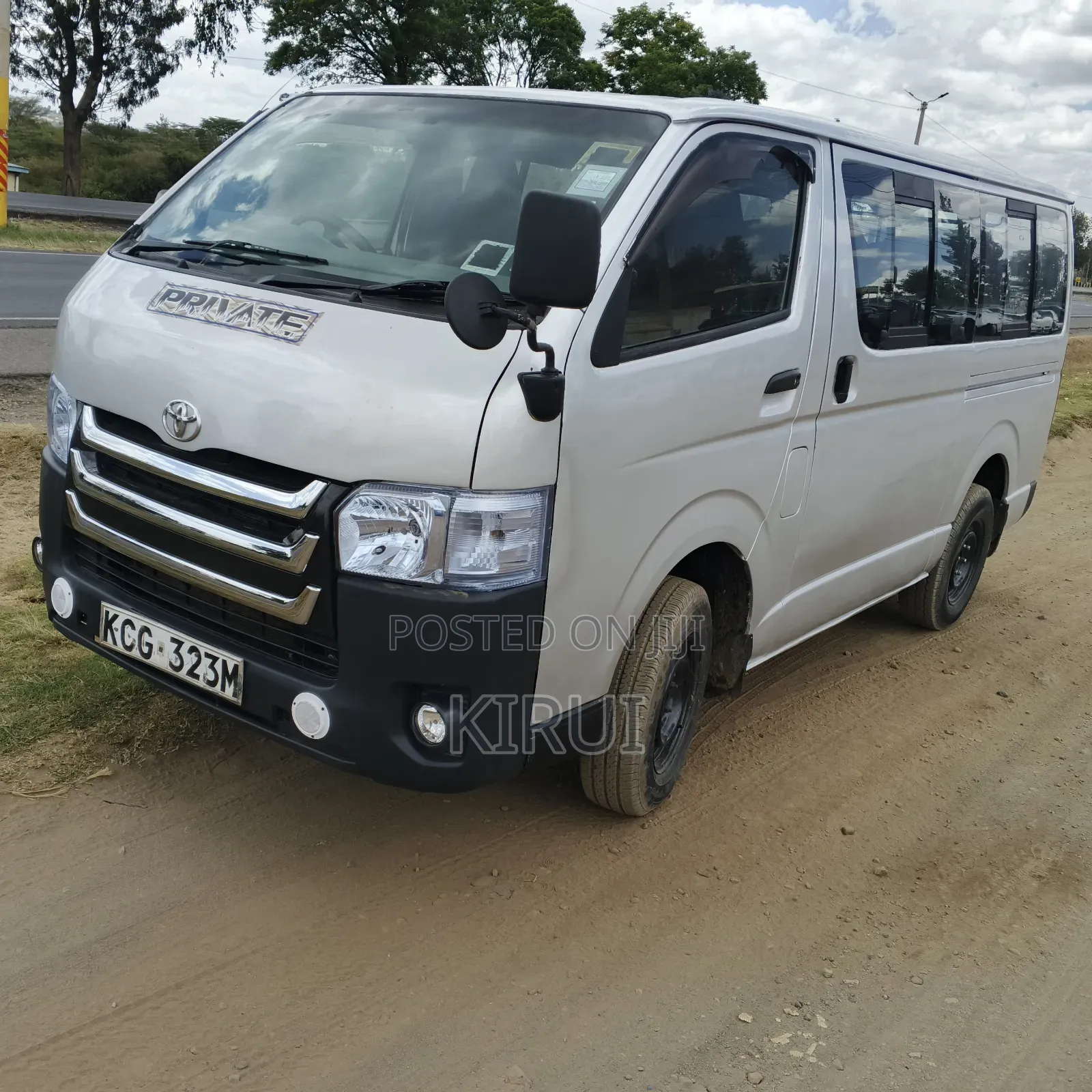 Toyota HiAce 2010 Silver
