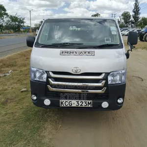 Toyota HiAce 2010 Silver