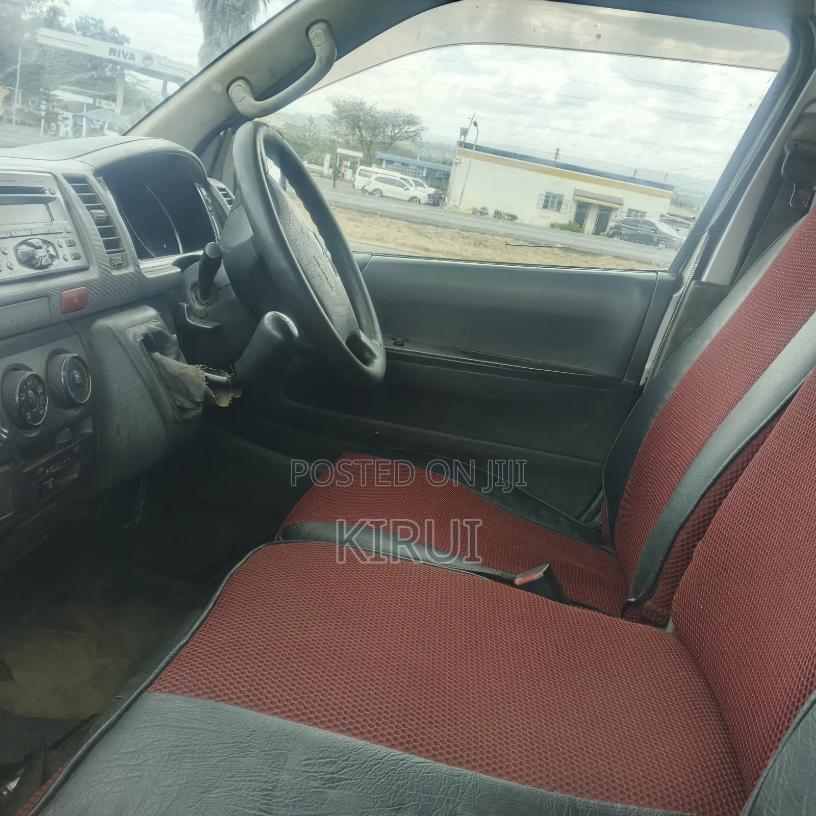 Toyota HiAce 2010 Silver
