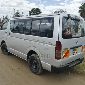 Toyota HiAce 2010 Silver