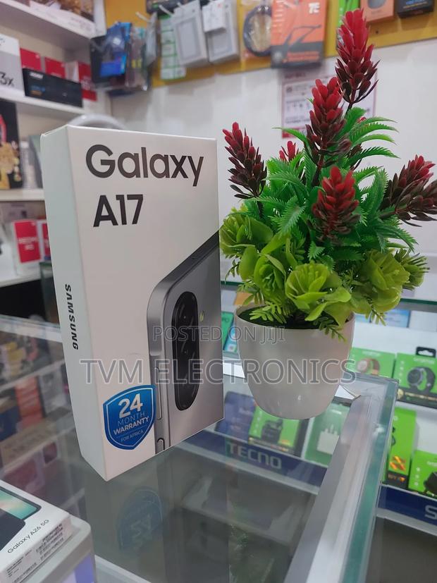 New Samsung Galaxy A17 128 GB Silver - main view