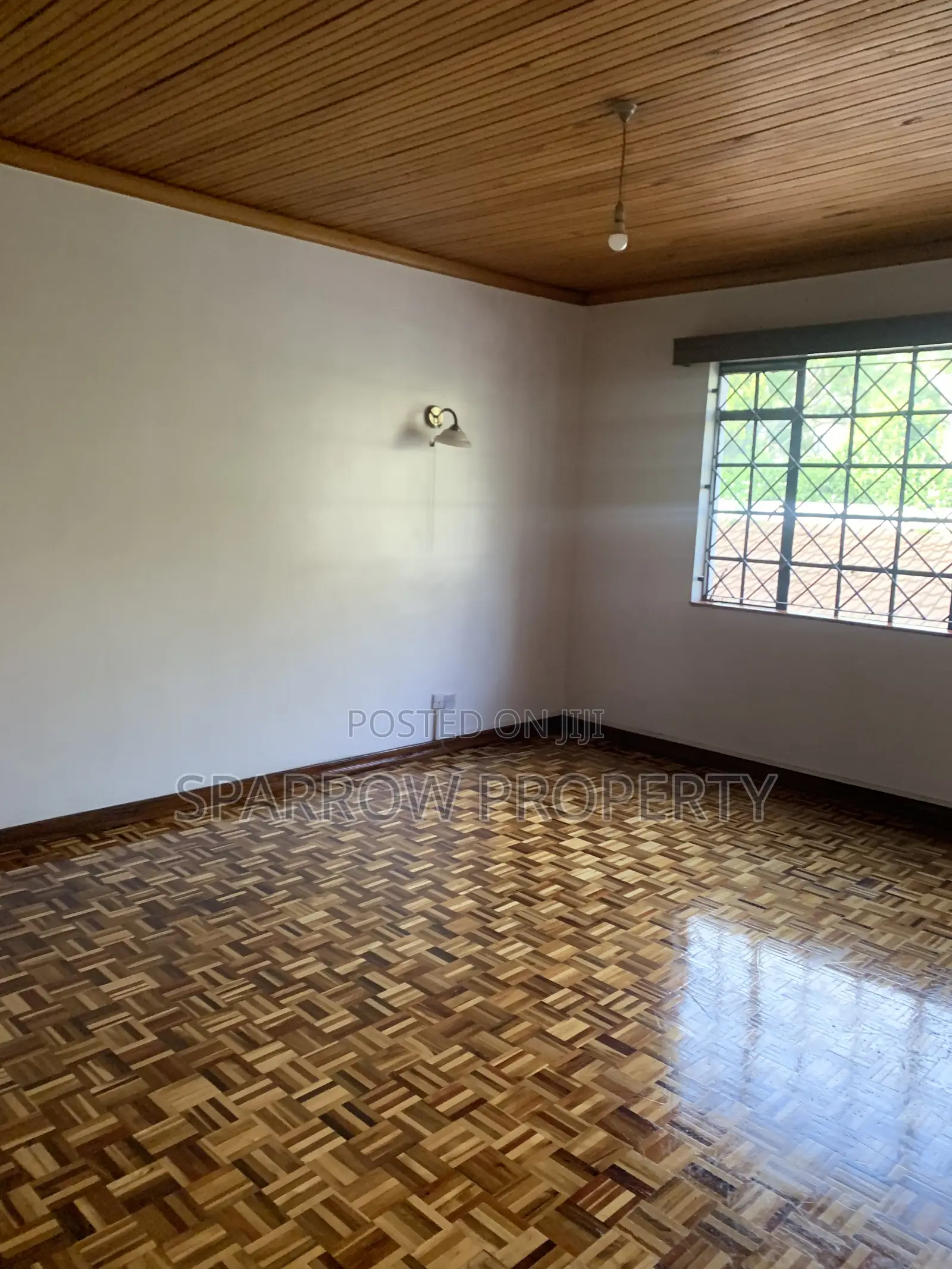 5bdrm Townhouse/Terrace in Jabavu Village, Hurlingham for sale