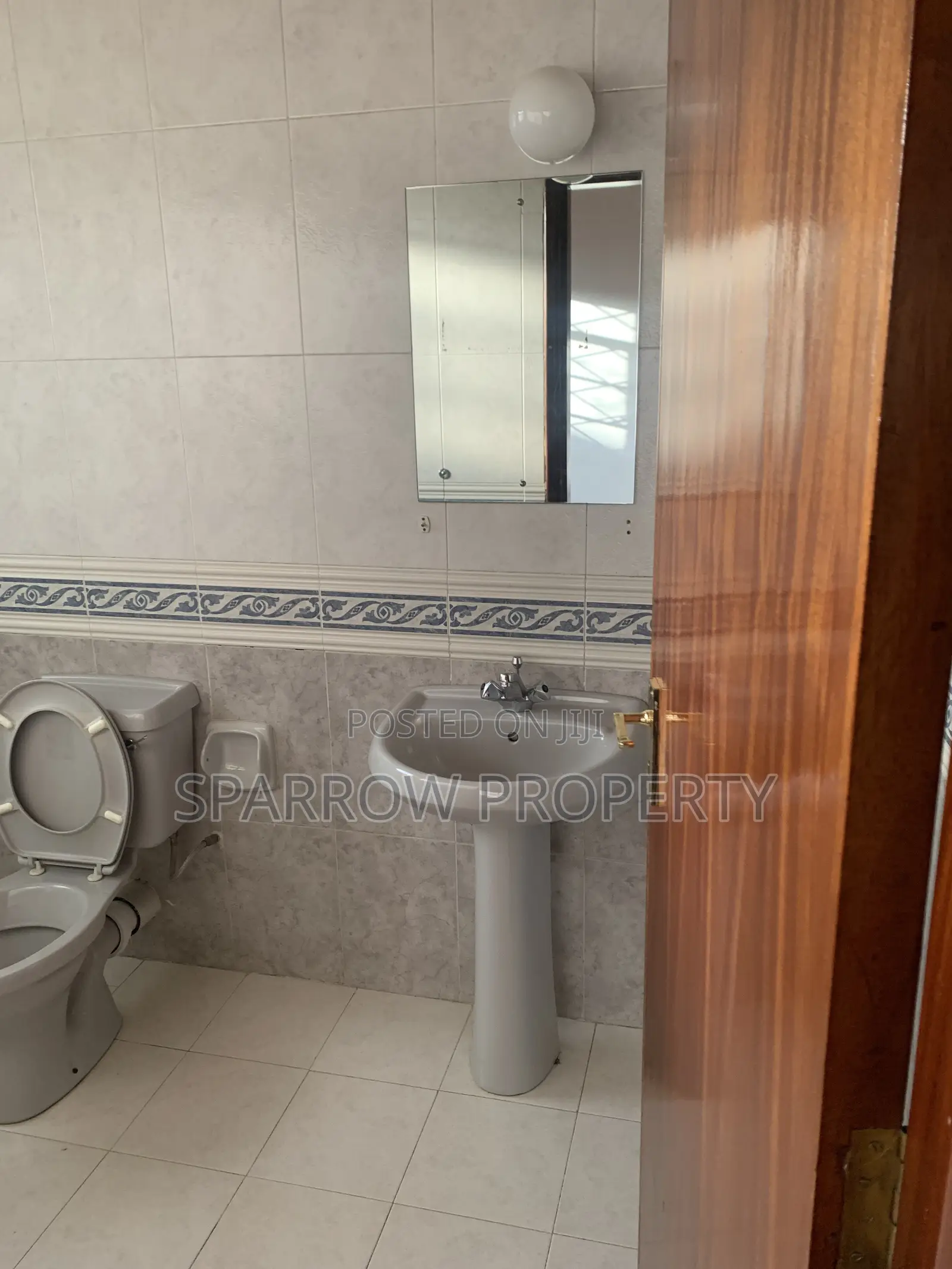 5bdrm Townhouse/Terrace in Jabavu Village, Hurlingham for sale