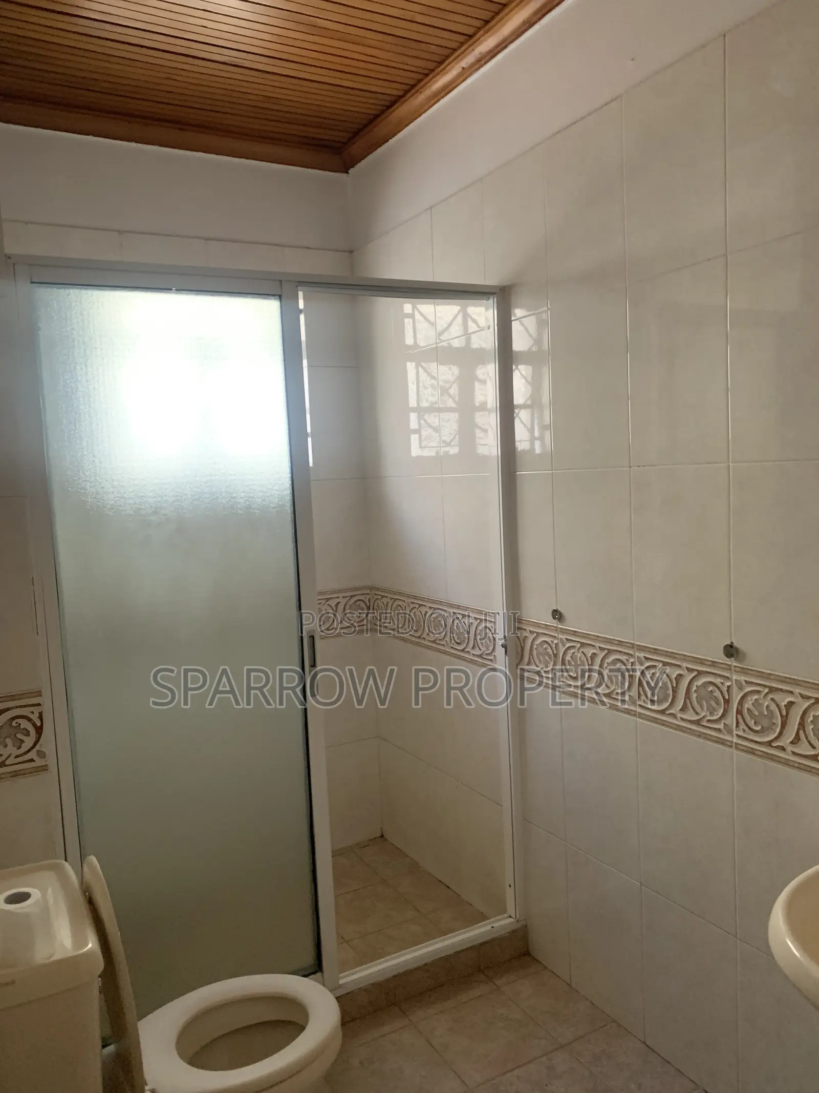 5bdrm Townhouse/Terrace in Jabavu Village, Hurlingham for sale