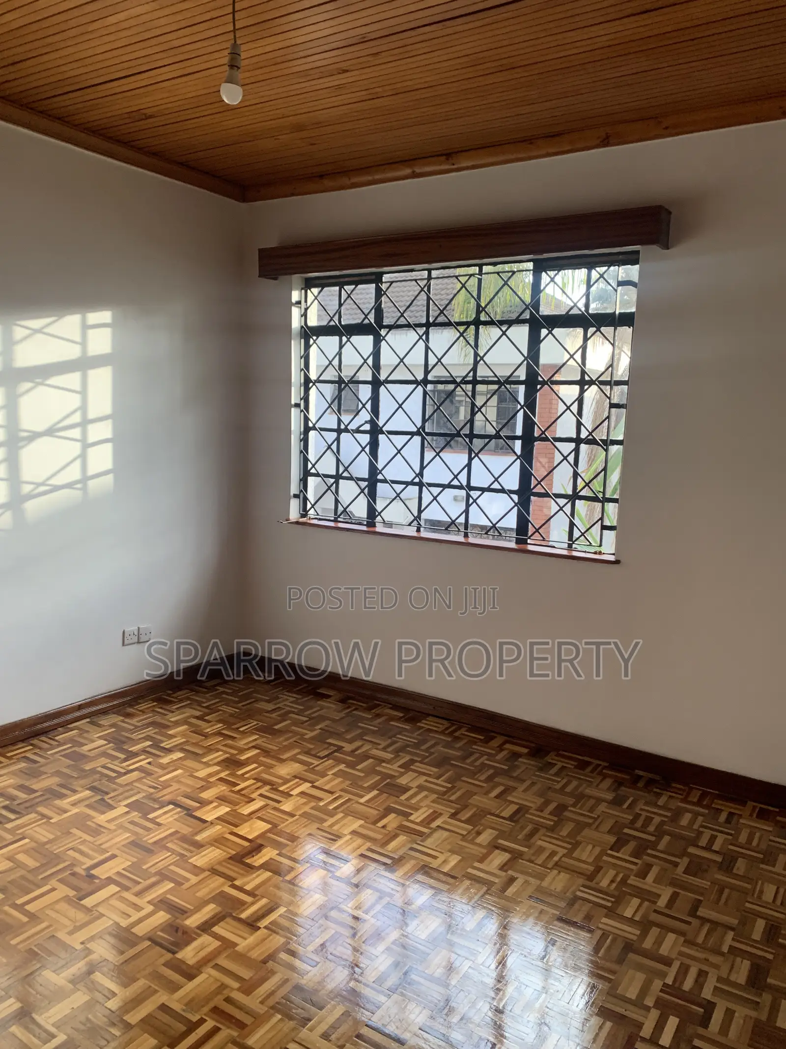 5bdrm Townhouse/Terrace in Jabavu Village, Hurlingham for sale
