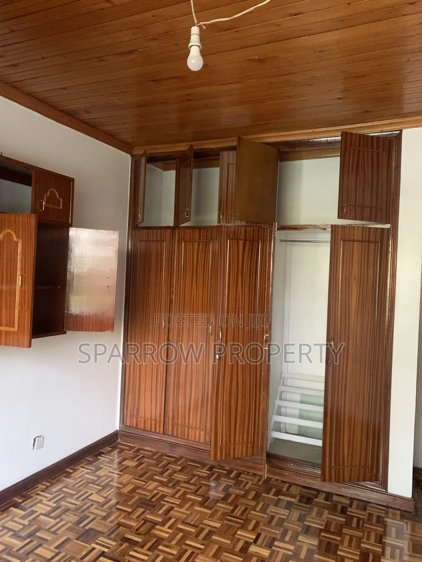 5bdrm Townhouse/Terrace in Jabavu Village, Hurlingham for sale