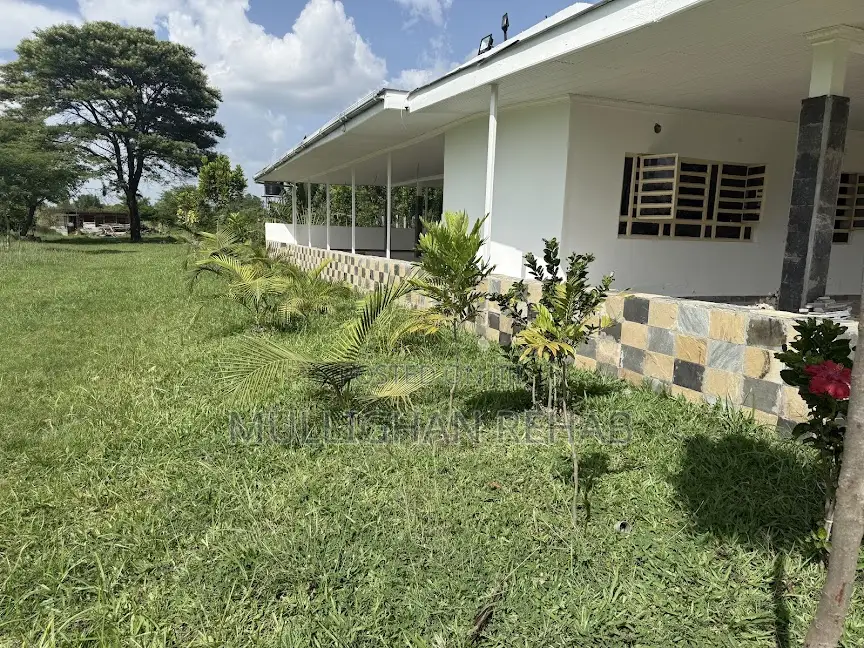 Mitunguu -Meru 10 Acre Resort for Lease