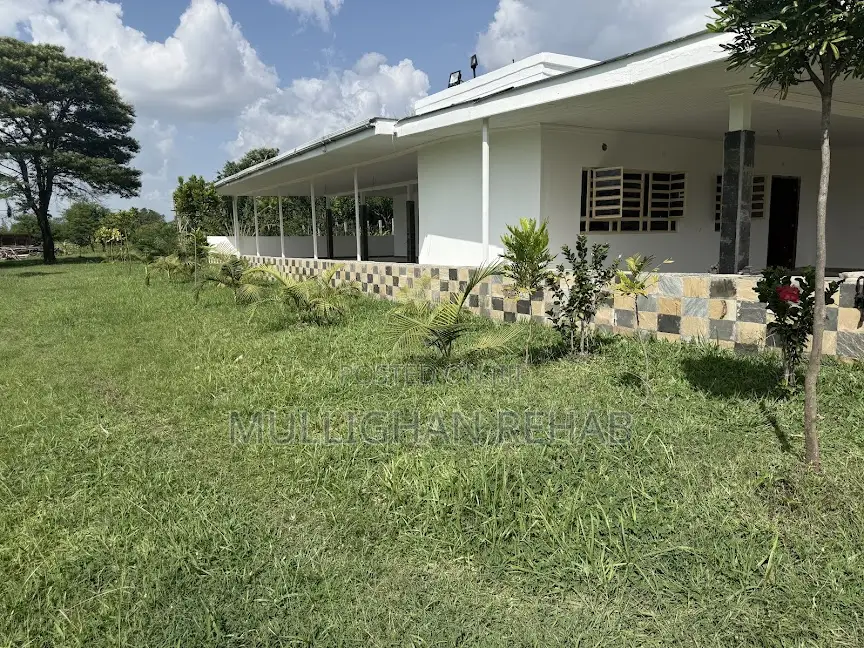 Mitunguu -Meru 10 Acre Resort for Lease
