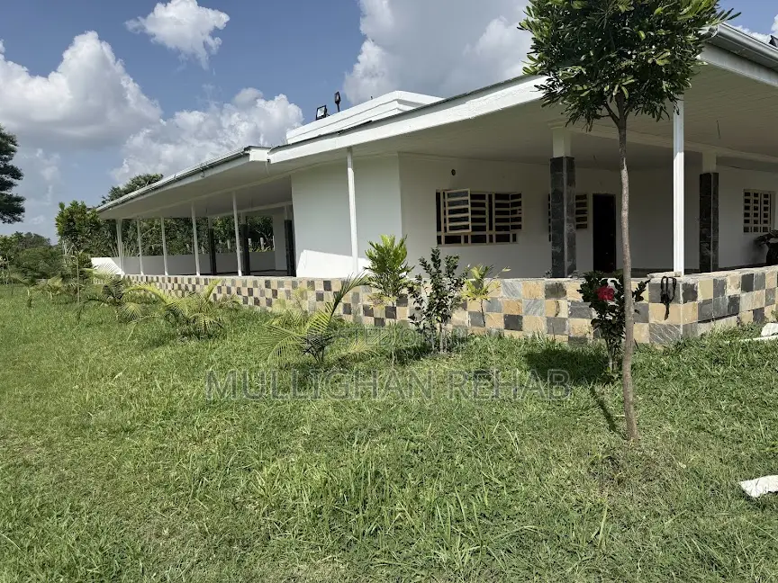 Mitunguu -Meru 10 Acre Resort for Lease
