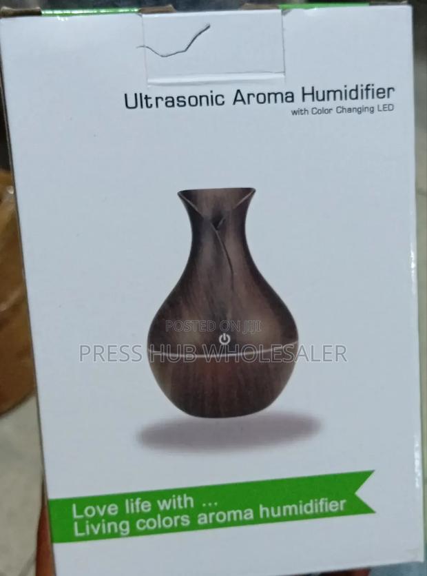 Ultrasonic Aroma Humidifier With Color Changing Led.