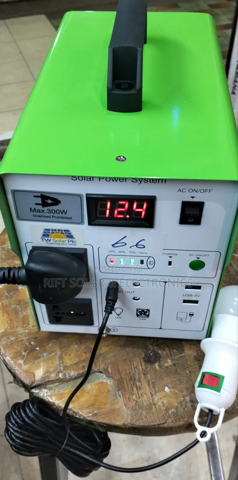 300w Solar Solution Portable Power Station With 4 Lights 60w Solar